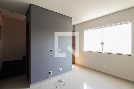 Sala de casa de condomínio para alugar com 2 quartos, 60m² em Vila Carrão, São Paulo