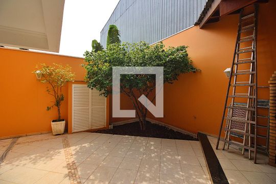 Quintal e Churrasqueira de casa à venda com 3 quartos, 300m² em Independência, São Bernardo do Campo