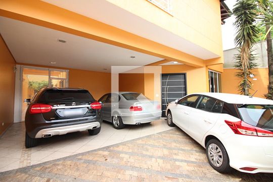 Garagem de casa à venda com 3 quartos, 300m² em Independência, São Bernardo do Campo