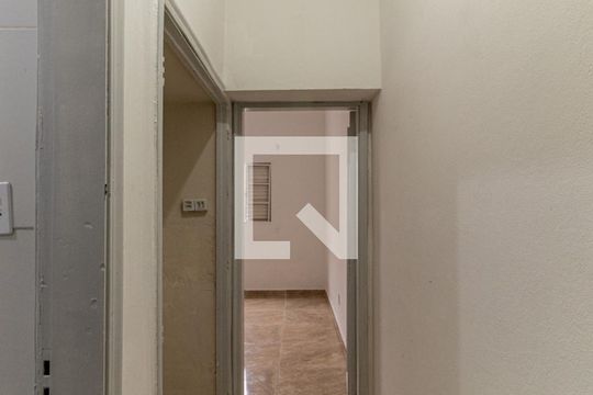 Corredor de kitnet/studio à venda com 1 quarto, 30m² em Santa Ifigênia, São Paulo