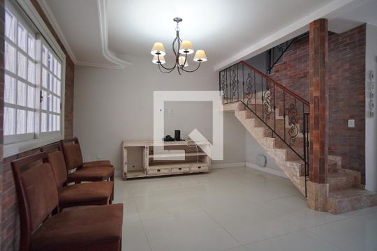 Casa à venda com 3 quartos, 170m² em Sarandi, Porto Alegre