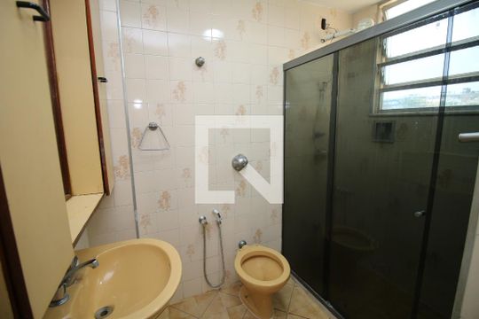 Banheiro de apartamento para alugar com 3 quartos, 105m² em Irajá, Rio de Janeiro