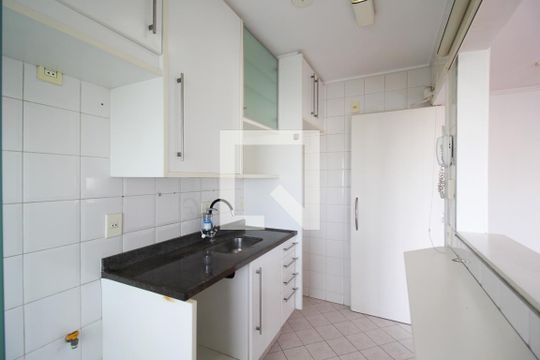 Cozinha de apartamento para alugar com 2 quartos, 53m² em Vila Olímpia, São Paulo