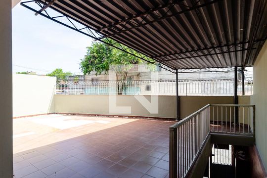 Varanda de casa à venda com 4 quartos, 330m² em Cidade Domitila, São Paulo