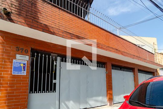 Fachada de casa à venda com 4 quartos, 330m² em Cidade Domitila, São Paulo