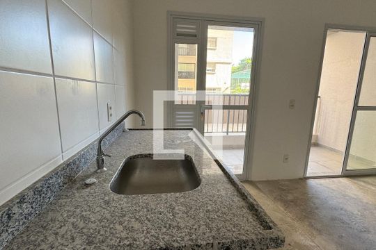 Cozinha de apartamento à venda com 2 quartos, 52m² em Alphaville Empresarial, Barueri
