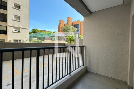 Sacada de apartamento à venda com 2 quartos, 52m² em Alphaville Empresarial, Barueri