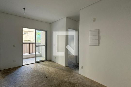 Sala de apartamento à venda com 2 quartos, 52m² em Alphaville Empresarial, Barueri
