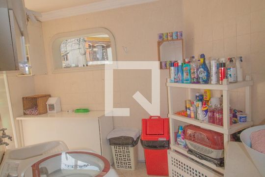 Área de Serviço de casa à venda com 4 quartos, 334m² em Jardim Guairaca, São Paulo