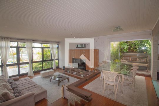 Sala de casa à venda com 4 quartos, 334m² em Jardim Guairaca, São Paulo