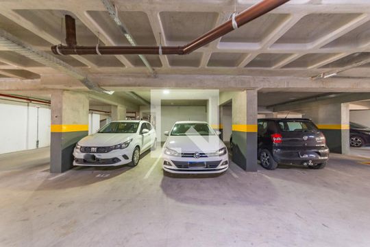 Garagem de apartamento à venda com 2 quartos, 58m² em Nova Suíssa, Belo Horizonte
