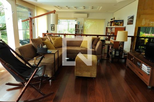 Mezanino  de casa para alugar com 4 quartos, 344m² em Vila Ida, São Paulo
