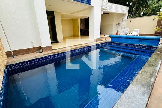 Área comum - Piscina de apartamento para alugar com 4 quartos, 130m² em Setor Oeste, Goiânia