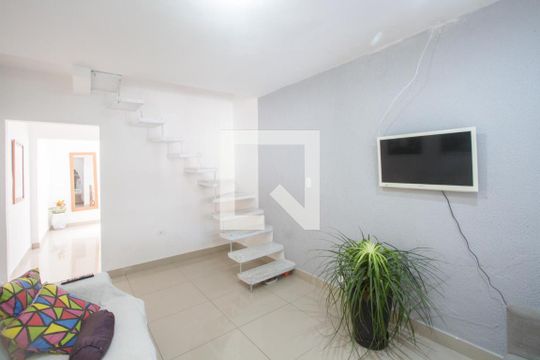 Casa à venda com 3 quartos, 150m² em Vila Socorro, São Paulo