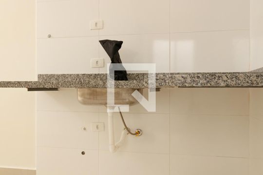 Cozinha  de apartamento à venda com 2 quartos, 43m² em Vila Mazzei, São Paulo