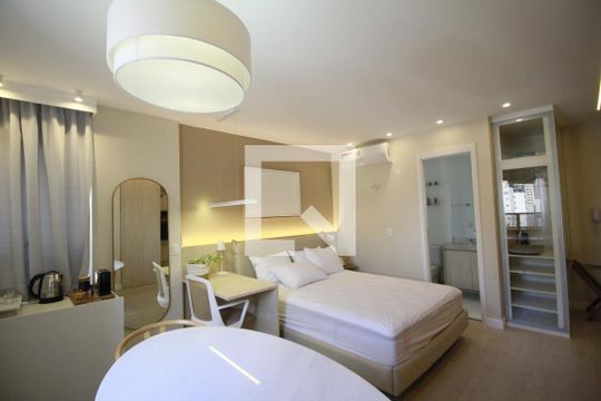 Quarto-Sala de apartamento à venda com 1 quarto, 29m² em Itaim Bibi, São Paulo