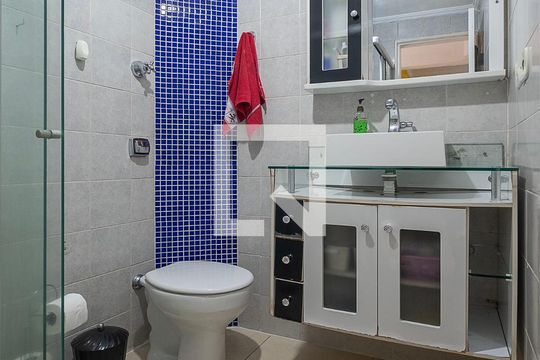 Banheiro de apartamento à venda com 2 quartos, 48m² em Pompeia, São Paulo