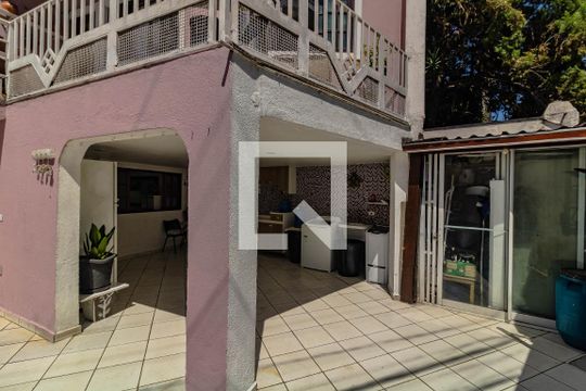 Área comum de casa à venda com 3 quartos, 150m² em Cidade Vargas, São Paulo