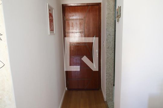 Sala - Corredor de entrada de apartamento à venda com 2 quartos, 59m² em Olaria, Rio de Janeiro
