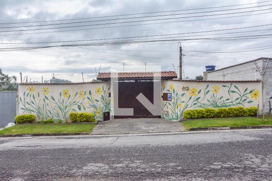 Fachada de casa para alugar com 3 quartos, 1200m² em Batistini, São Bernardo do Campo