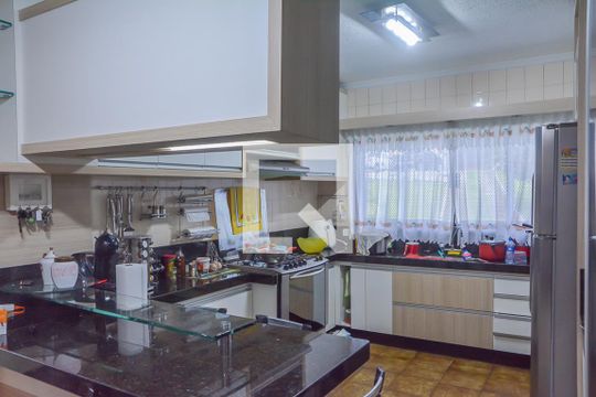 Cozinha de casa para alugar com 3 quartos, 1200m² em Batistini, São Bernardo do Campo