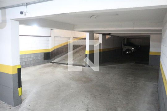 Garagem de apartamento para alugar com 2 quartos, 67m² em Olímpico, São Caetano do Sul