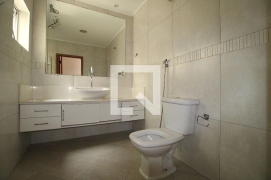 Banheiro da Suíte 1 de casa para alugar com 3 quartos, 200m² em Vila Ré, São Paulo