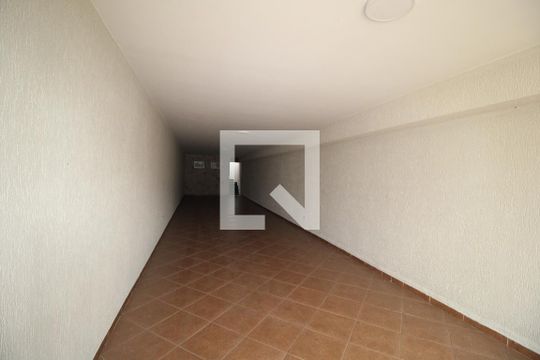 Garagem de casa para alugar com 3 quartos, 200m² em Vila Ré, São Paulo