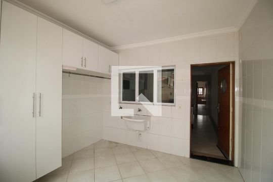 Área de Serviço de casa para alugar com 3 quartos, 200m² em Vila Ré, São Paulo
