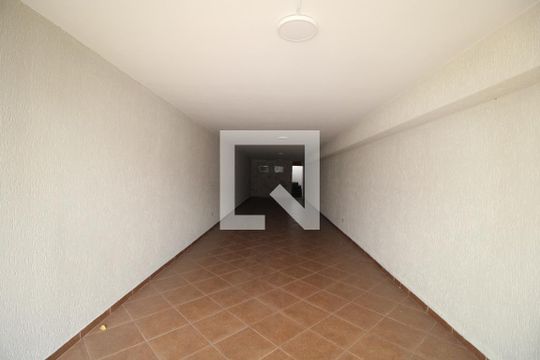 Garagem de casa para alugar com 3 quartos, 200m² em Vila Ré, São Paulo
