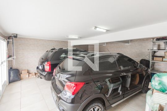 Garagem de casa à venda com 4 quartos, 350m² em Parque Peruche, São Paulo