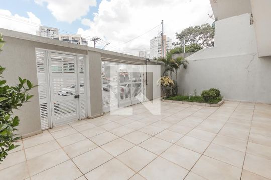 Quintal de casa à venda com 4 quartos, 350m² em Parque Peruche, São Paulo