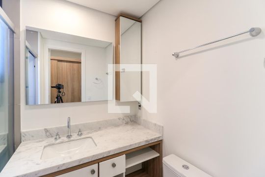 Banheiro da Suíte de apartamento para alugar com 1 quarto, 42m² em Vila Cordeiro, São Paulo
