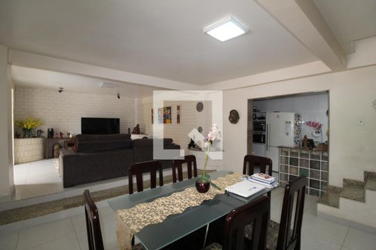 Sala de casa à venda com 5 quartos, 800m² em Anil, Rio de Janeiro