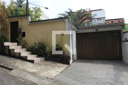 Fachada de casa à venda com 5 quartos, 800m² em Anil, Rio de Janeiro