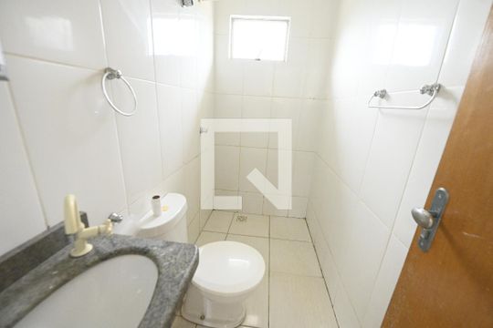 Banheiro  de casa de condomínio à venda com 2 quartos, 42m² em Jardim Europa, Goiânia