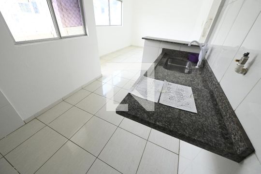 Cozinha  de casa de condomínio à venda com 2 quartos, 42m² em Jardim Europa, Goiânia