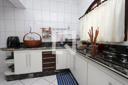Cozinha de casa à venda com 3 quartos, 200m² em Parque Residencial Oratorio, São Paulo
