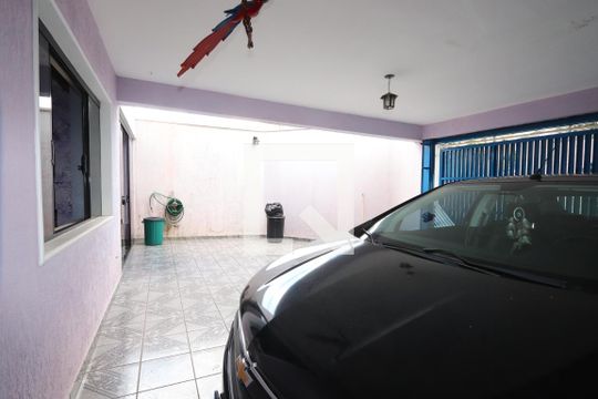 Garagem de casa à venda com 3 quartos, 200m² em Parque Residencial Oratorio, São Paulo