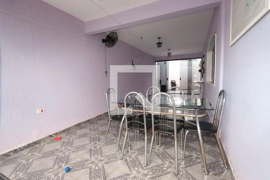 Salão de casa à venda com 3 quartos, 200m² em Parque Residencial Oratorio, São Paulo