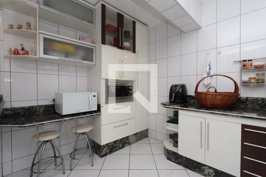 Cozinha de casa à venda com 3 quartos, 200m² em Parque Residencial Oratorio, São Paulo