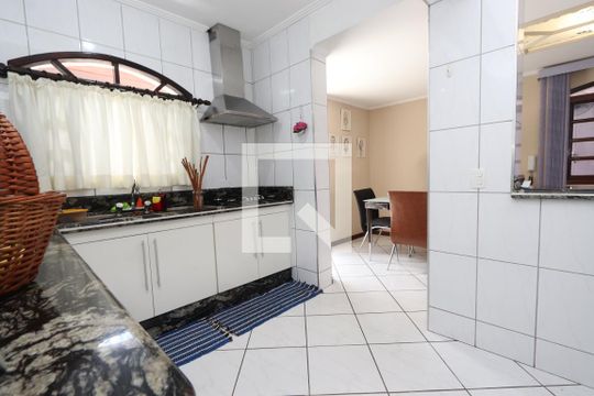 Cozinha de casa à venda com 3 quartos, 200m² em Parque Residencial Oratorio, São Paulo