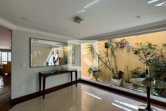Hall de entrada de casa de condomínio para alugar com 4 quartos, 600m² em Alphaville, Santana de Parnaíba