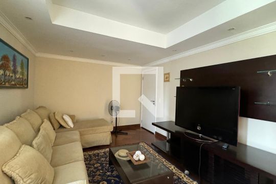 Sala de TV de casa de condomínio para alugar com 4 quartos, 600m² em Alphaville, Santana de Parnaíba