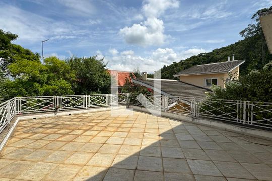 Varanda da Suíte 1 de casa de condomínio para alugar com 4 quartos, 600m² em Alphaville, Santana de Parnaíba