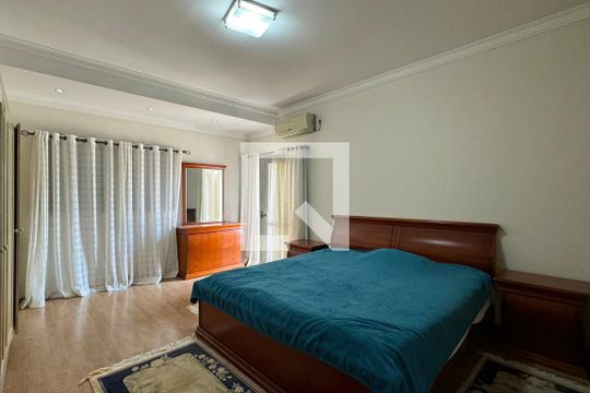 Suíte 1 de casa de condomínio para alugar com 4 quartos, 600m² em Alphaville, Santana de Parnaíba