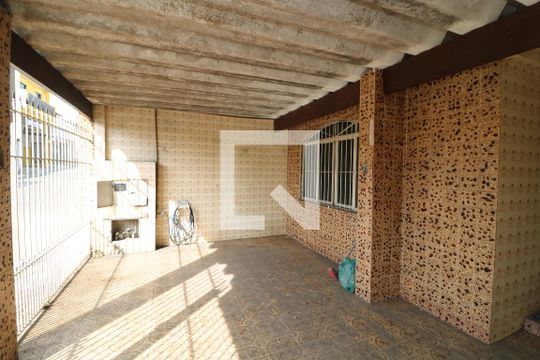 Garagem de casa à venda com 3 quartos, 80m² em Vila Antonieta, São Paulo