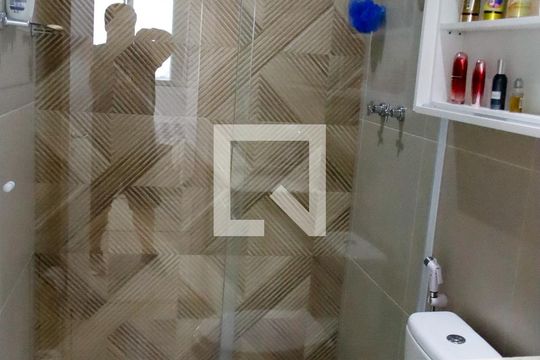 Banheiro de apartamento para alugar com 1 quarto, 46m² em Centro, Osasco