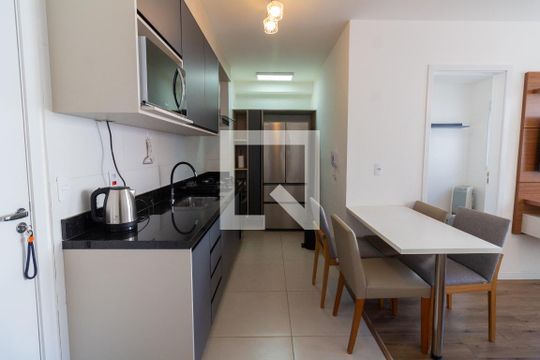 Cozinha  de apartamento à venda com 2 quartos, 40m² em Vila Butantã, São Paulo