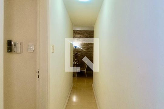 Corredor de apartamento para alugar com 2 quartos, 90m² em Leblon, Rio de Janeiro